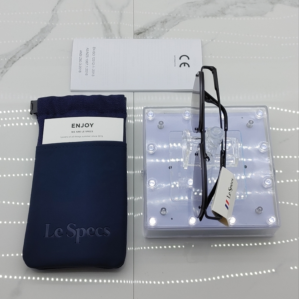 Le Specs The Prince Aviator Sunglasses - Picture 5 of 8